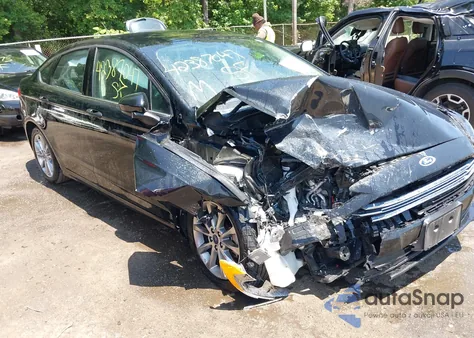 2017 Ford Fusion Hybrid Se z USA, uszkodzony, nr VIN 3FA6P0LU3HR323903